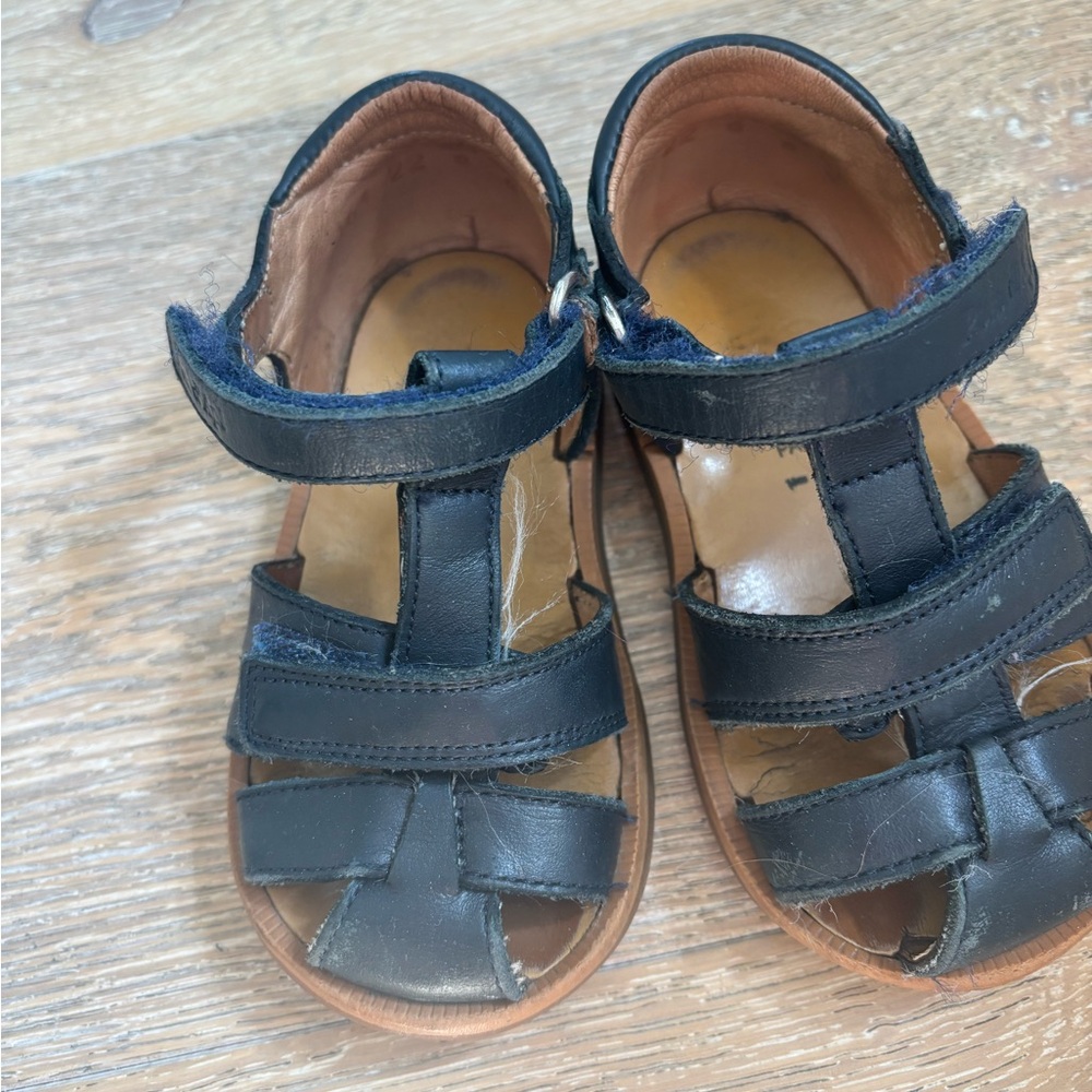 Pom d’api navy blue  Leather T-Strap Sandals 22